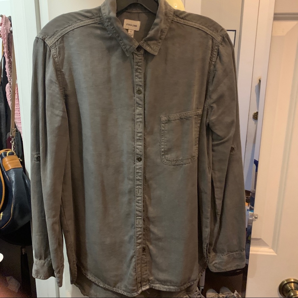 Perfect grey work shirt.